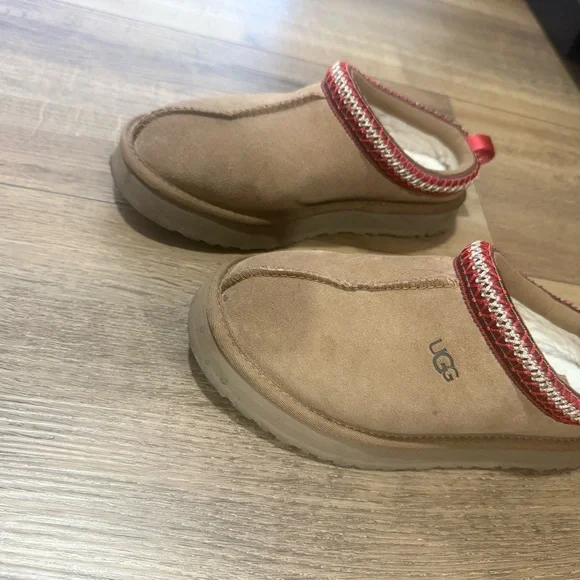 UGG Tan Slippers with Red Trim - Picture 3 of 4